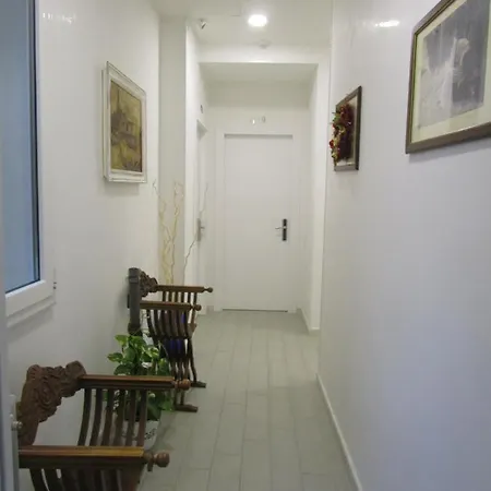 哥斯达酒店 2* 巴里