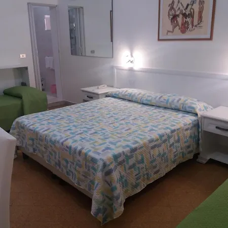 哥斯达酒店 2* 巴里